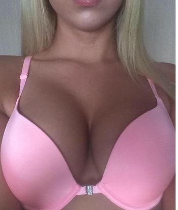 , 22 European female escort, Vancouver