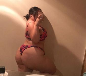 , 24  female escort, Vancouver