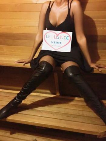 , 22  female escort, Vancouver