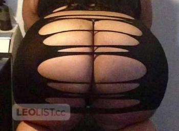 , 33  female escort, Vancouver