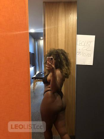 luna winter, 25 Black female escort, Vancouver
