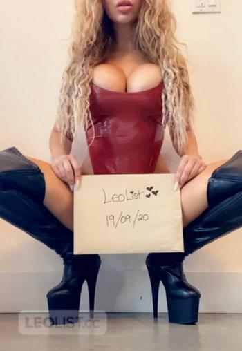 Mistress Ravyn, 26 Mixed female escort, Vancouver