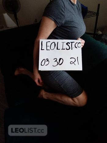 ~.s.a.r.a.~, 45 Caucasian/White female escort, Vancouver