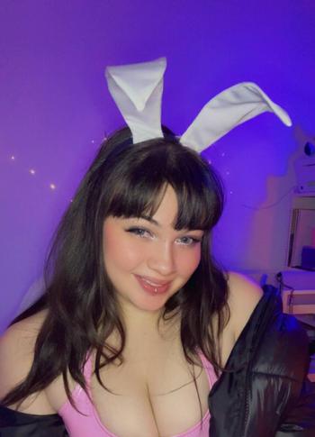 Kitty, 23 Latino/Hispanic female escort, Vancouver