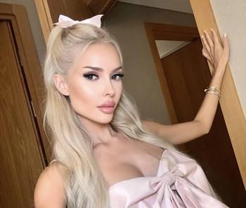 Paris, 24 Caucasian/White female escort, Vancouver