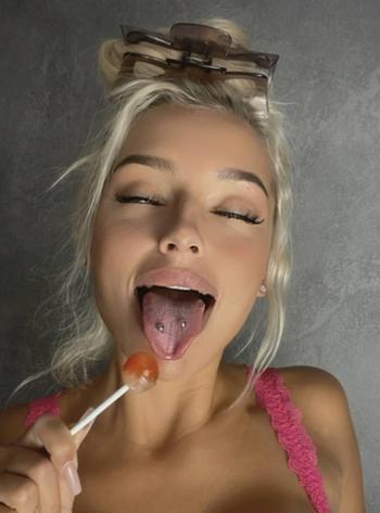 Tiffany, 21 Caucasian/White female escort, Vancouver