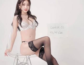 Tran, 19 Asian female escort, Vancouver