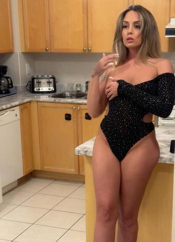 Ivy derano, 24 Caucasian/White female escort, Vancouver