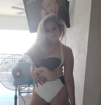 Alejandra Bonita, 40 Mixed female escort, Vancouver