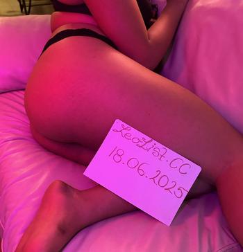 VIOLET, 22 Mixed female escort, Vancouver