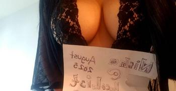 Nisha, 24 Indo Canadian female escort, Vancouver