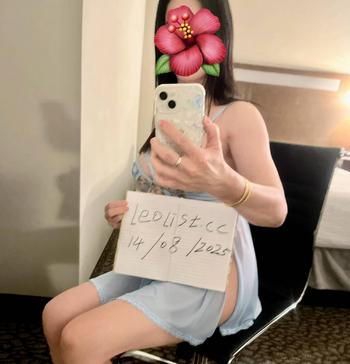 Helen, 28 Asian female escort, Vancouver