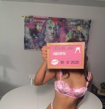 Amaryn, 23 Mixed female escort, Vancouver