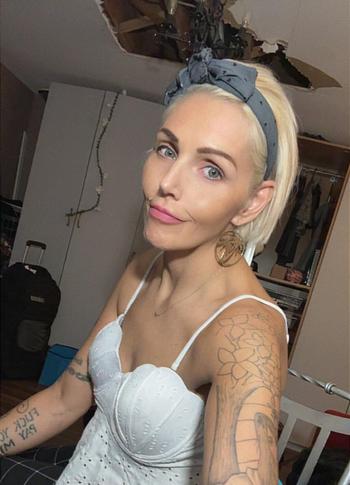 Amber, 49 Native female escort, Vancouver