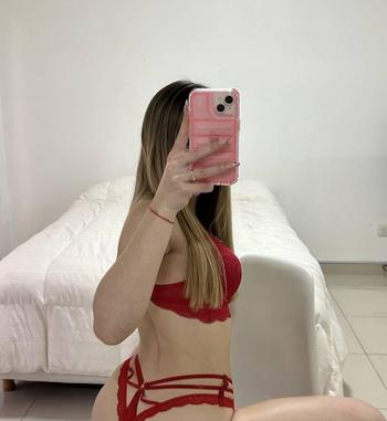 Sophia, 23 Native female escort, Vancouver